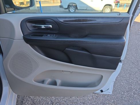 Used 2016 Dodge Grand Caravan SE w/ Quick Order Package 29E SE image 21