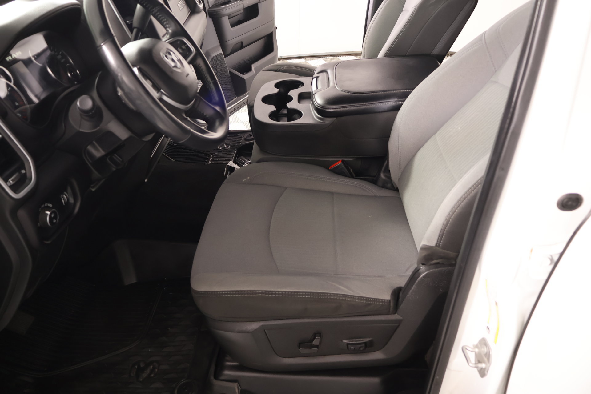 Used 2023 RAM 2500 Big Horn w/ Level 1 Equipment Group AWD/4WD image 10