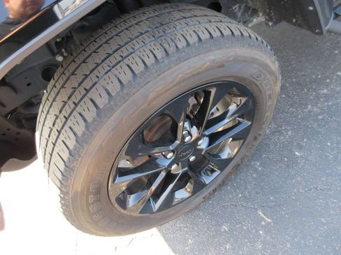 Used 2023 Jeep Wrangler Unlimited Sahara AWD/4WD image 14