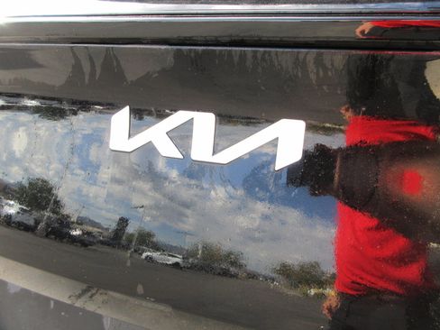 Used 2023 Kia Sportage EX AWD/4WD image 9