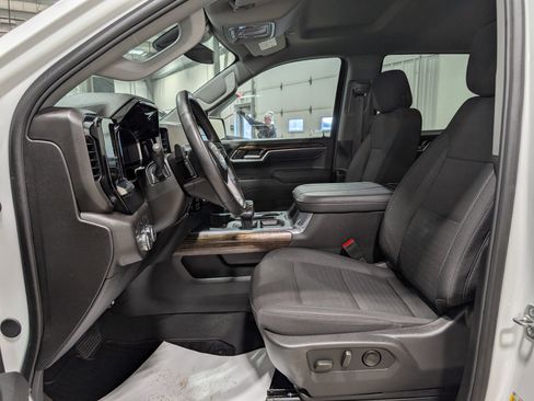 Used 2025 GMC Sierra 1500 Elevation image 14