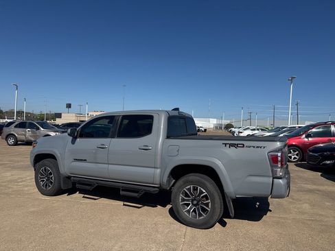 Used 2021 Toyota Tacoma TRD Sport w/ Technology Package image 13