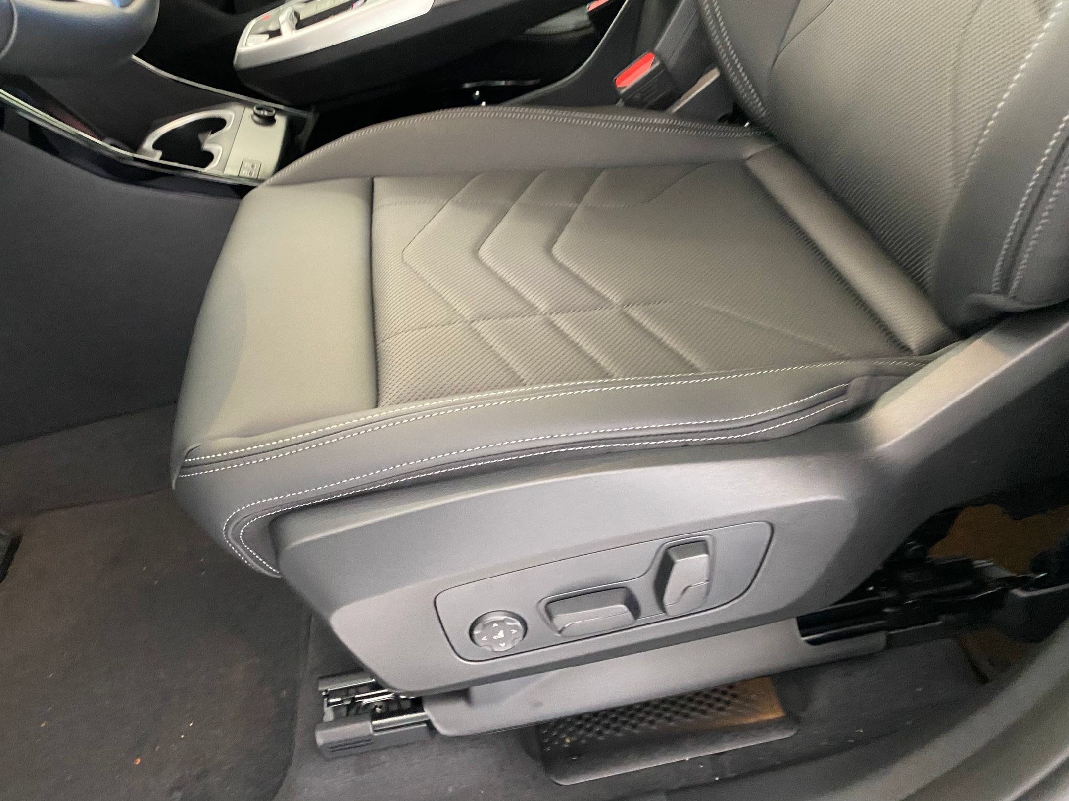 Used 2026 BMW X1 xDrive28i w/ Convenience Package AWD/4WD image 13