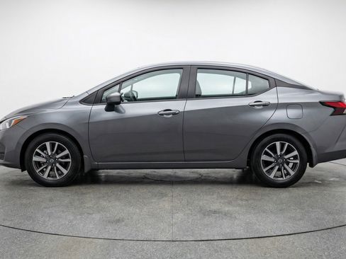 Used 2025 Nissan Versa SV image 5