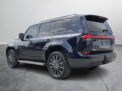 Used 2024 Lexus GX 550 w/ Cold Area Package image 3