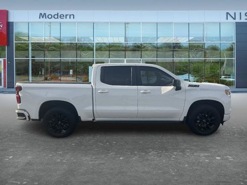 Used 2023 Chevrolet Silverado 1500 RST w/ Z71 Off-Road Package AWD/4WD image 4