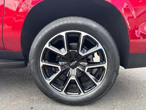 Used 2023 Chevrolet Suburban RST w/ Luxury Package image 4