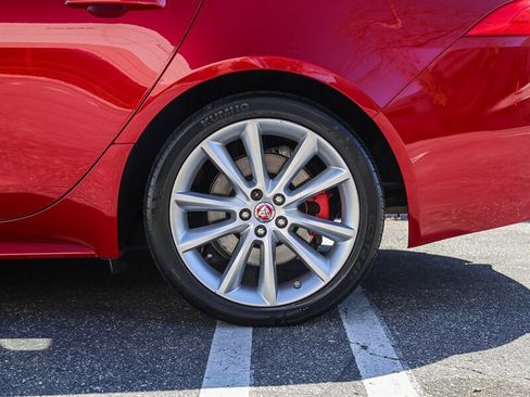 Used 2017 Jaguar XF R-Sport image 11