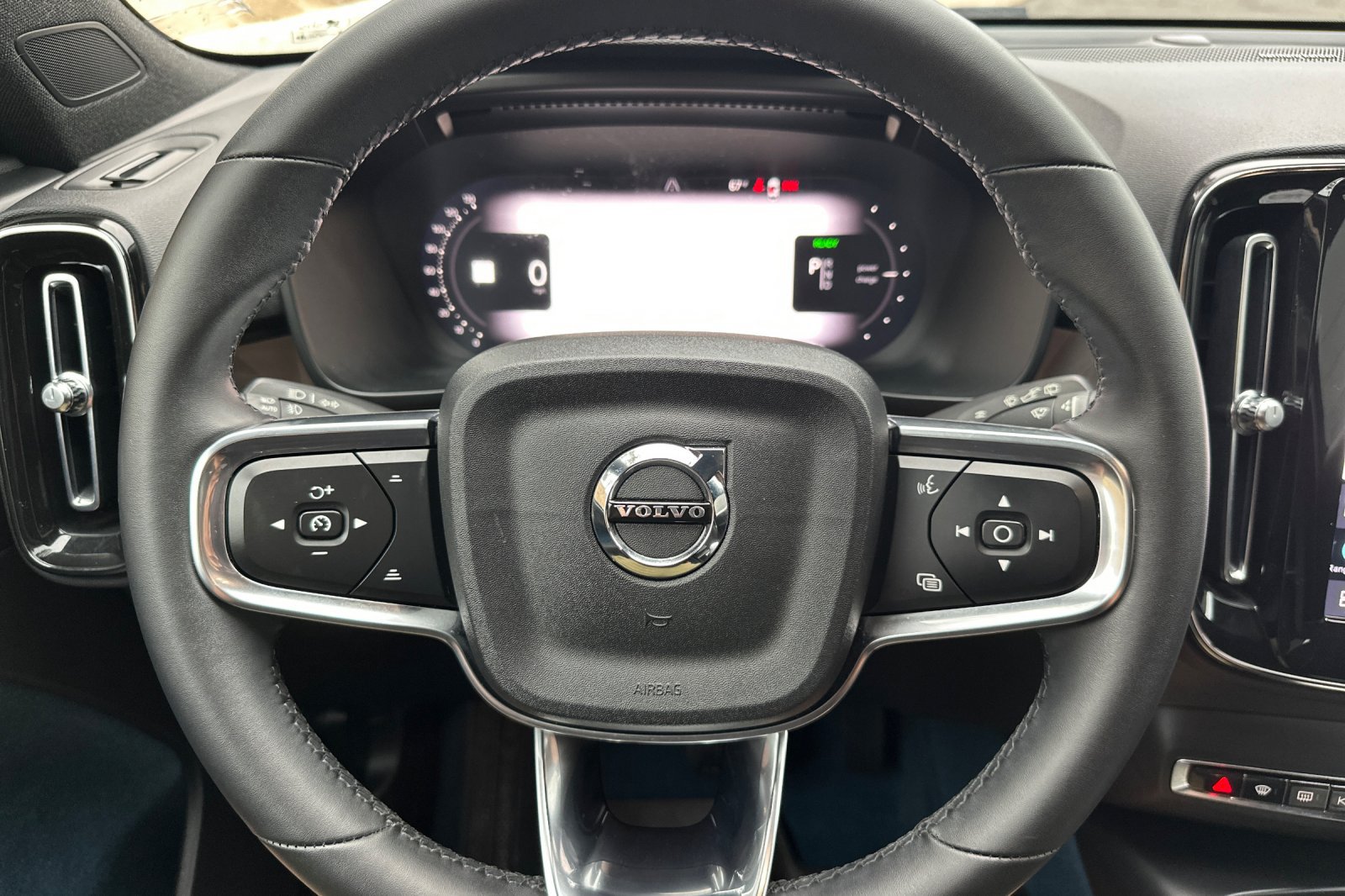 Certified 2023 Volvo XC40 Recharge Ultimate w/ Protection Package Premier AWD/4WD image 28