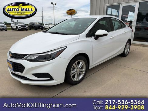 Used 2017 Chevrolet Cruze LT FWD image 1
