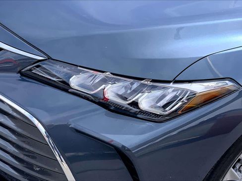 Used 2022 Toyota Avalon XLE image 28