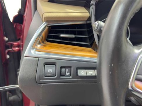 Used 2019 Cadillac XT5 Platinum image 24