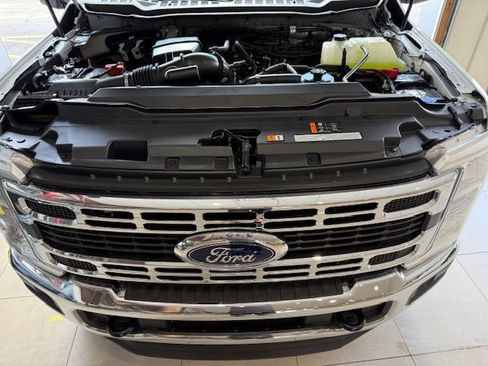 New 2025 Ford F350 XLT image 32