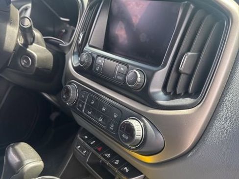 Used 2021 Chevrolet Colorado Z71 w/ Z71 Midnight Edition AWD/4WD image 12