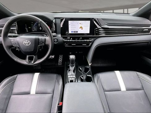 Used 2026 Toyota Camry SE FWD image 7