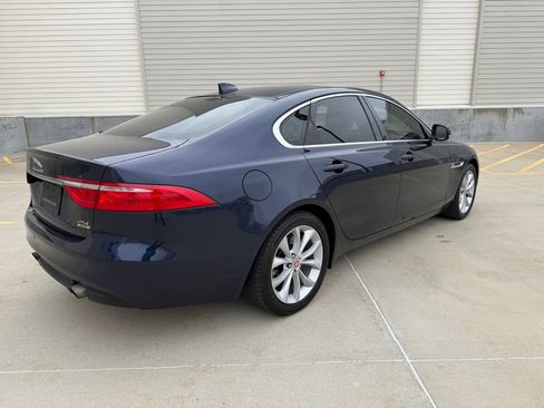Used 2018 Jaguar XF Premium image 7