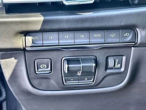 New 2025 Cadillac Escalade Premium Luxury Platinum image 18