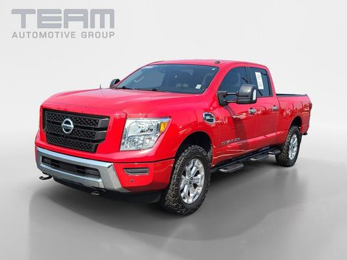 Used 2021 Nissan Titan SV w/ SV Convenience Package AWD/4WD image 3