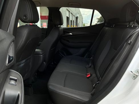 Used 2025 Buick Encore GX Preferred AWD/4WD image 10
