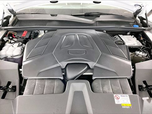 Certified 2024 Porsche Cayenne AWD/4WD image 25