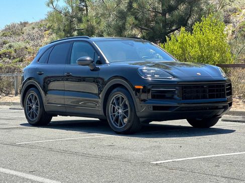 New 2025 Porsche Cayenne image 10