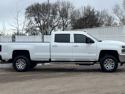 Used 2017 Chevrolet Silverado 3500 LT image 3
