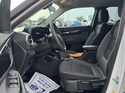 Used 2025 Chevrolet TrailBlazer LT FWD image 18