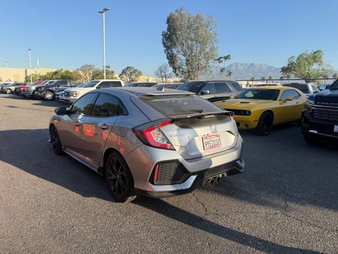 Used 2018 Honda Civic Sport image 4
