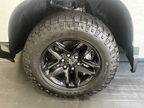 Used 2023 Chevrolet Silverado 1500 LT Trail Boss AWD/4WD image 5