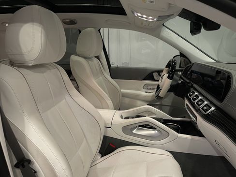 Used 2023 Mercedes-Benz Maybach GLS 600 4MATIC image 15