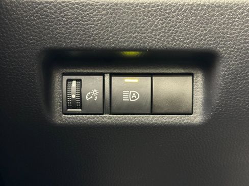 Used 2022 Toyota RAV4 XLE image 16