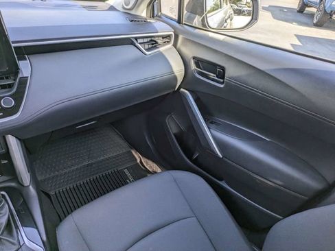 Used 2024 Toyota Corolla Cross LE w/ Moonroof Package image 17