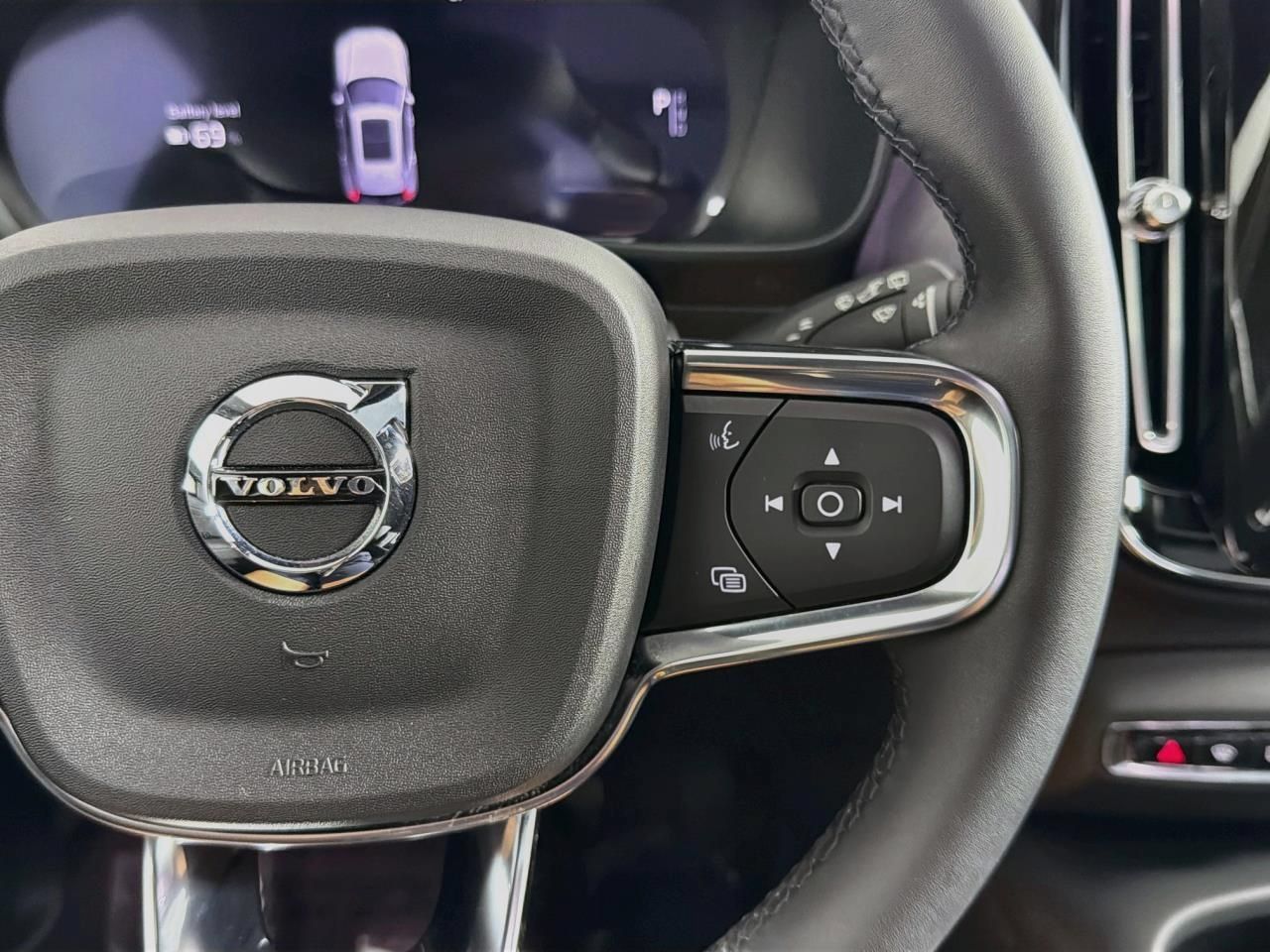 Used 2023 Volvo XC40 Recharge Plus AWD/4WD image 45