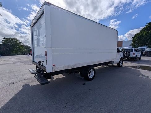 Used 2015 Ford E-350 and Econoline 350 Super Duty image 11