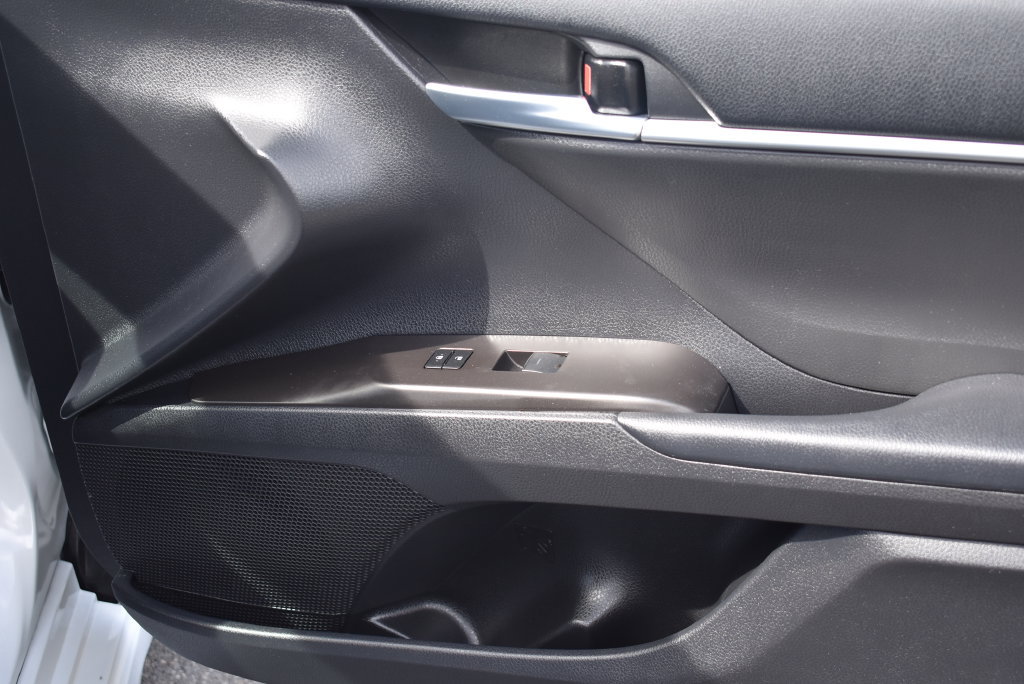Used 2023 Toyota Camry SE FWD image 11
