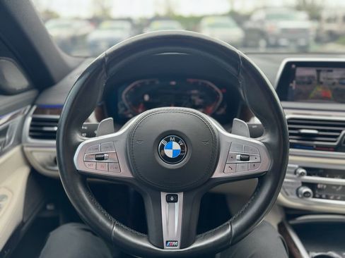 Used 2021 BMW 740i w/ M Sport Package RWD image 18
