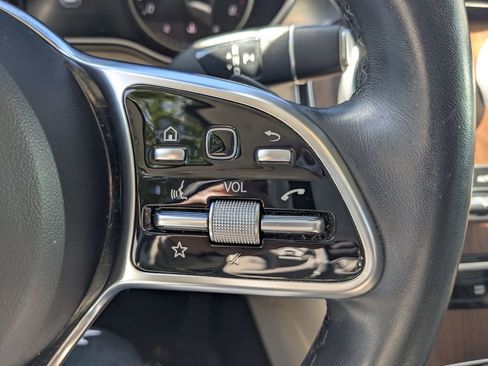 Certified 2022 Mercedes-Benz GLC 300 4MATIC image 11