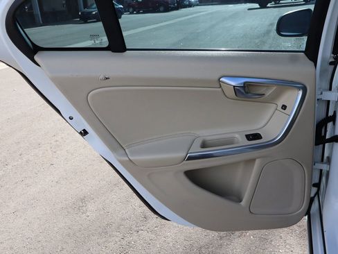 Used 2015 Volvo S60 T5 Premier image 24