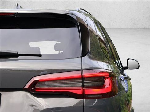 Used 2023 BMW X5 M50i w/ Parking Assistance Package AWD/4WD image 8