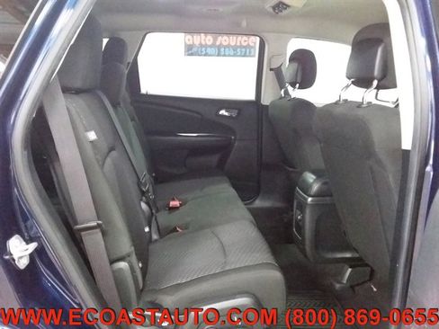 Used 2017 Dodge Journey SE w/ Flexible Seating Group image 16