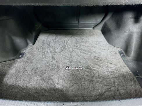 Used 2016 Lexus IS 300 4dr Sdn AWD image 29