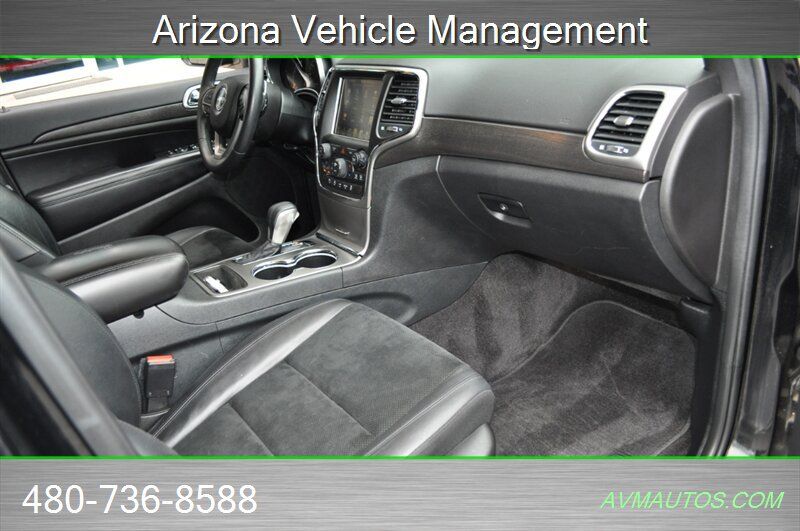 Used 2017 Jeep Grand Cherokee Altitude RWD image 24