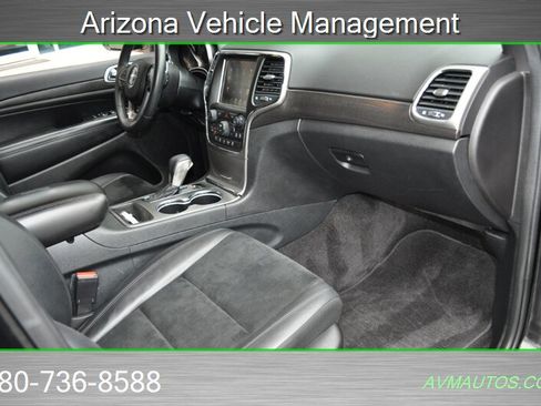 Used 2017 Jeep Grand Cherokee Altitude RWD image 24