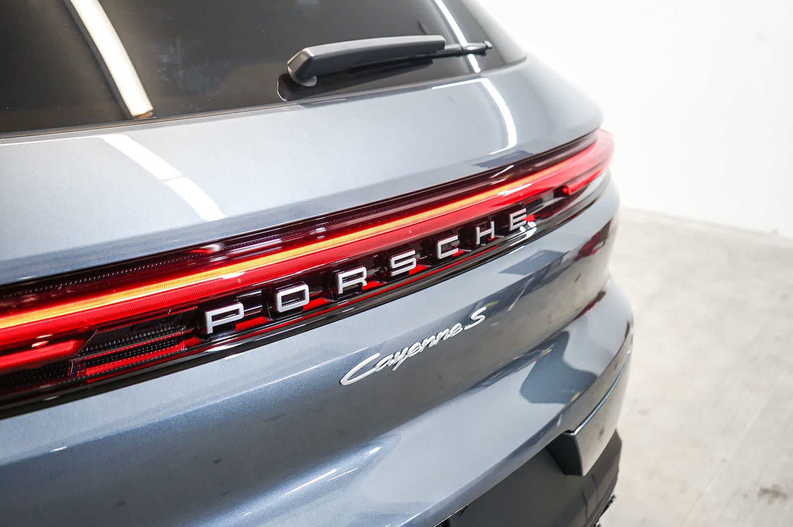 Certified 2026 Porsche Cayenne S AWD/4WD image 12