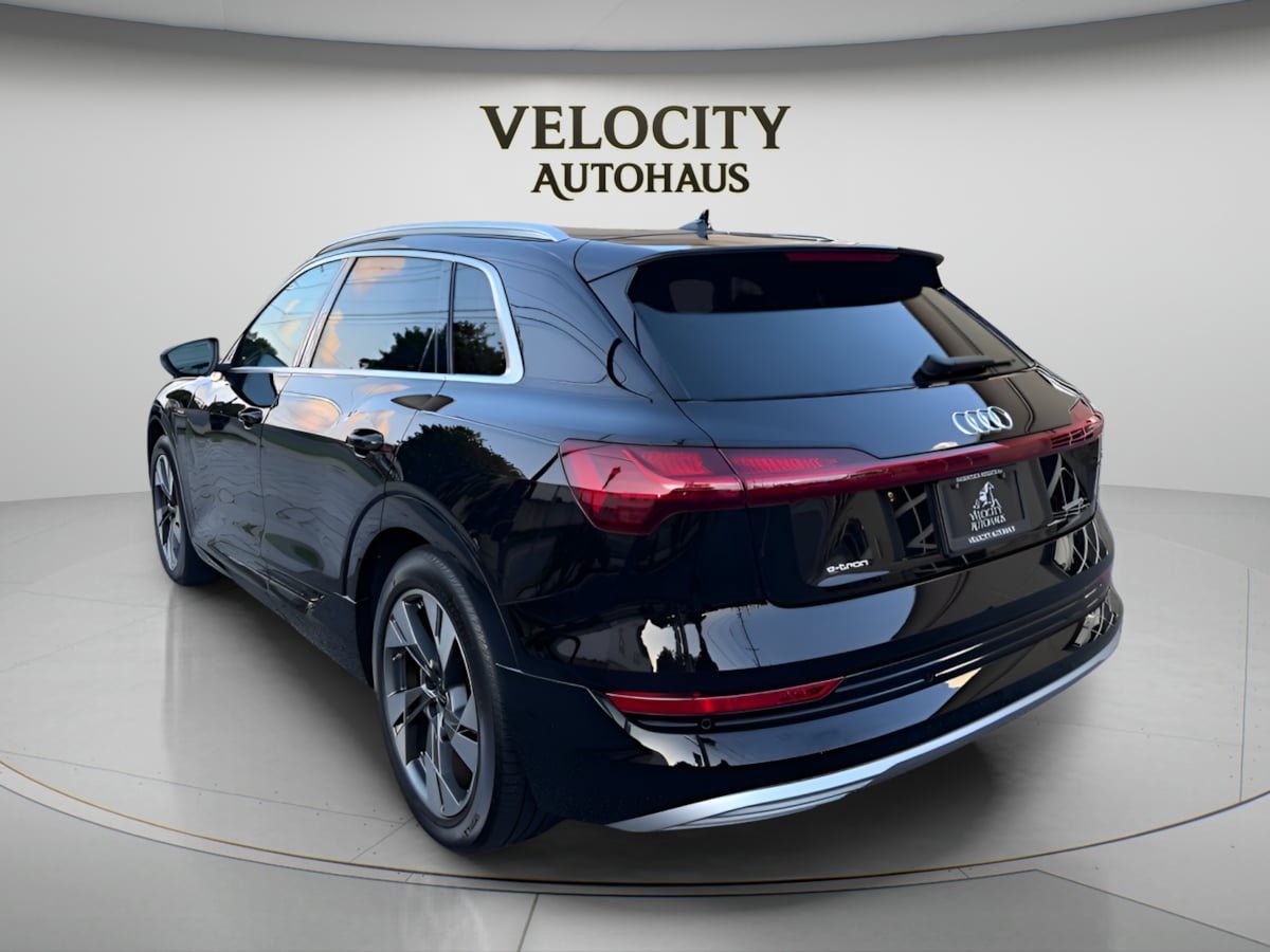 Used 2022 Audi e-tron Premium AWD/4WD image 5