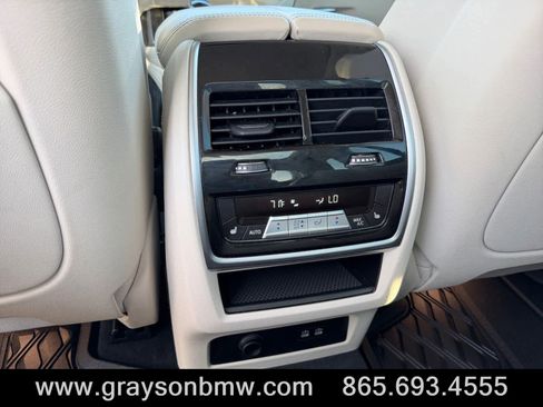 Used 2020 BMW X7 xDrive40i w/ Premium Package AWD/4WD image 18