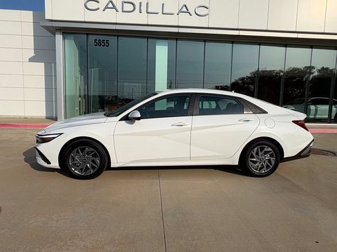 Used 2026 Hyundai Elantra Hybrid FWD image 3