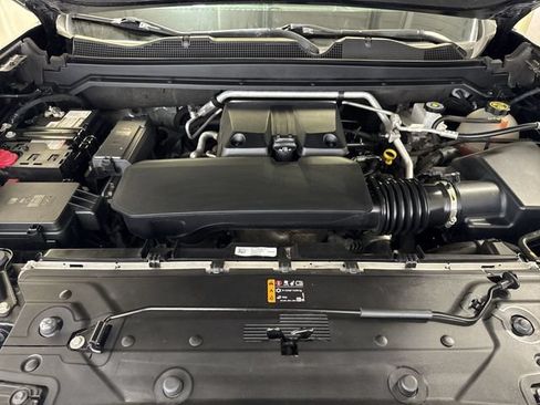 Certified 2023 GMC Canyon AT4 w/ AT4 Premium Package AWD/4WD image 29