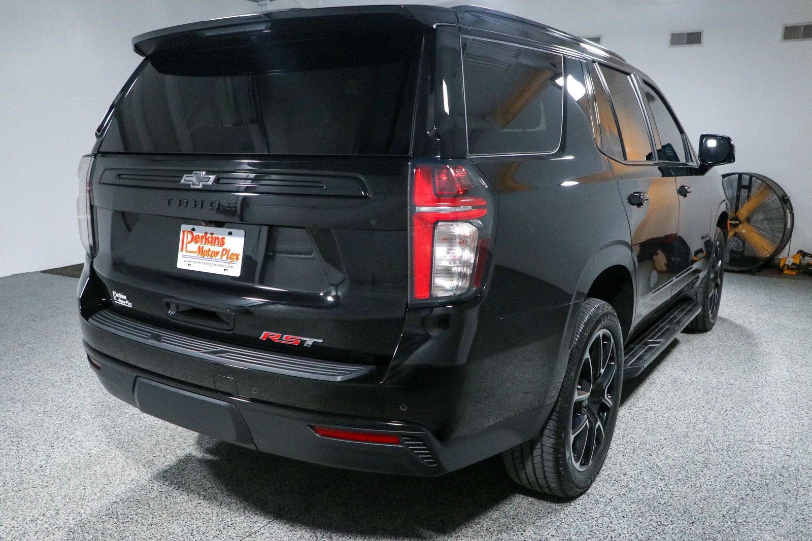 Used 2023 Chevrolet Tahoe RST w/ Luxury Package AWD/4WD image 7