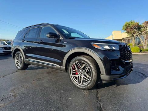 New 2026 Ford Explorer ST-Line w/ ST-Line Street Pack image 1